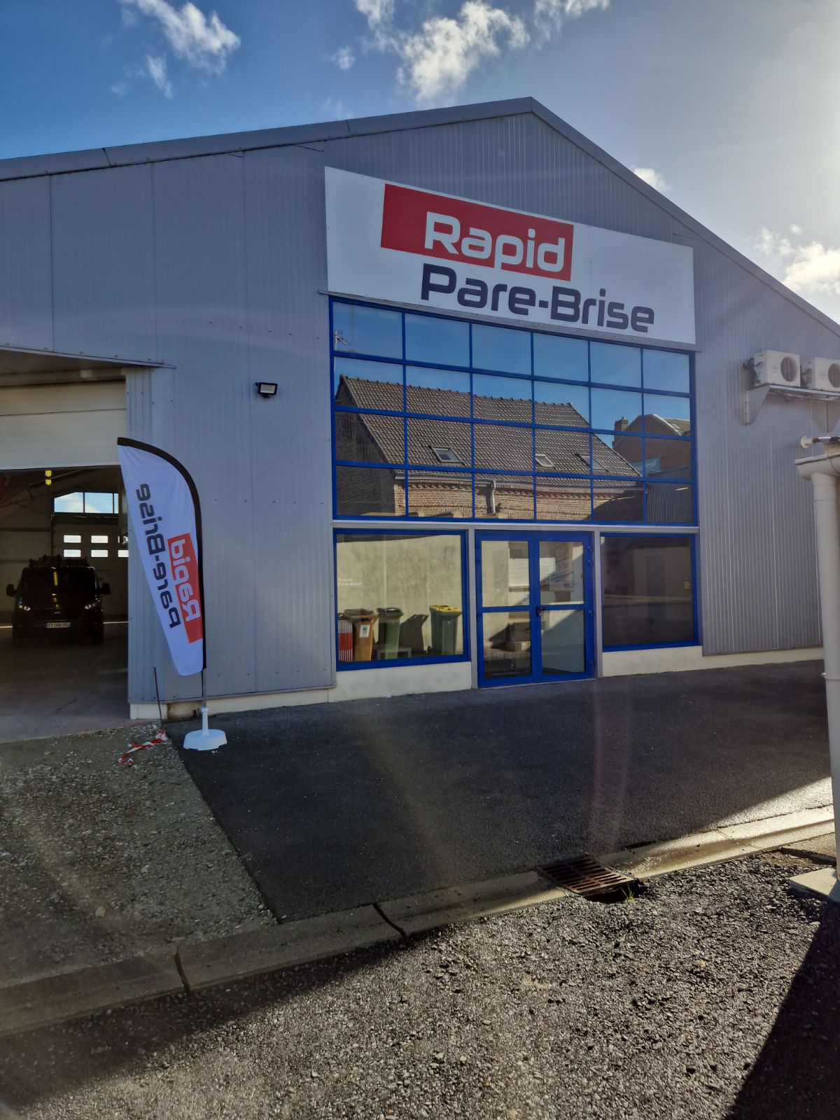 Illustration de Rapid Pare-Brise